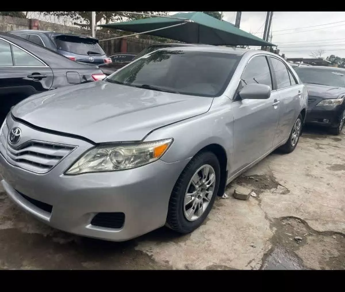 Toyota Camry   - 2011