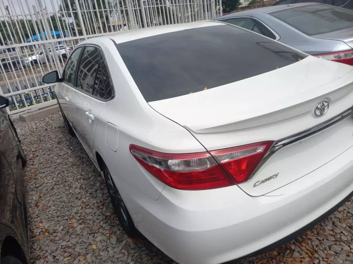 Toyota Camry   - 2016