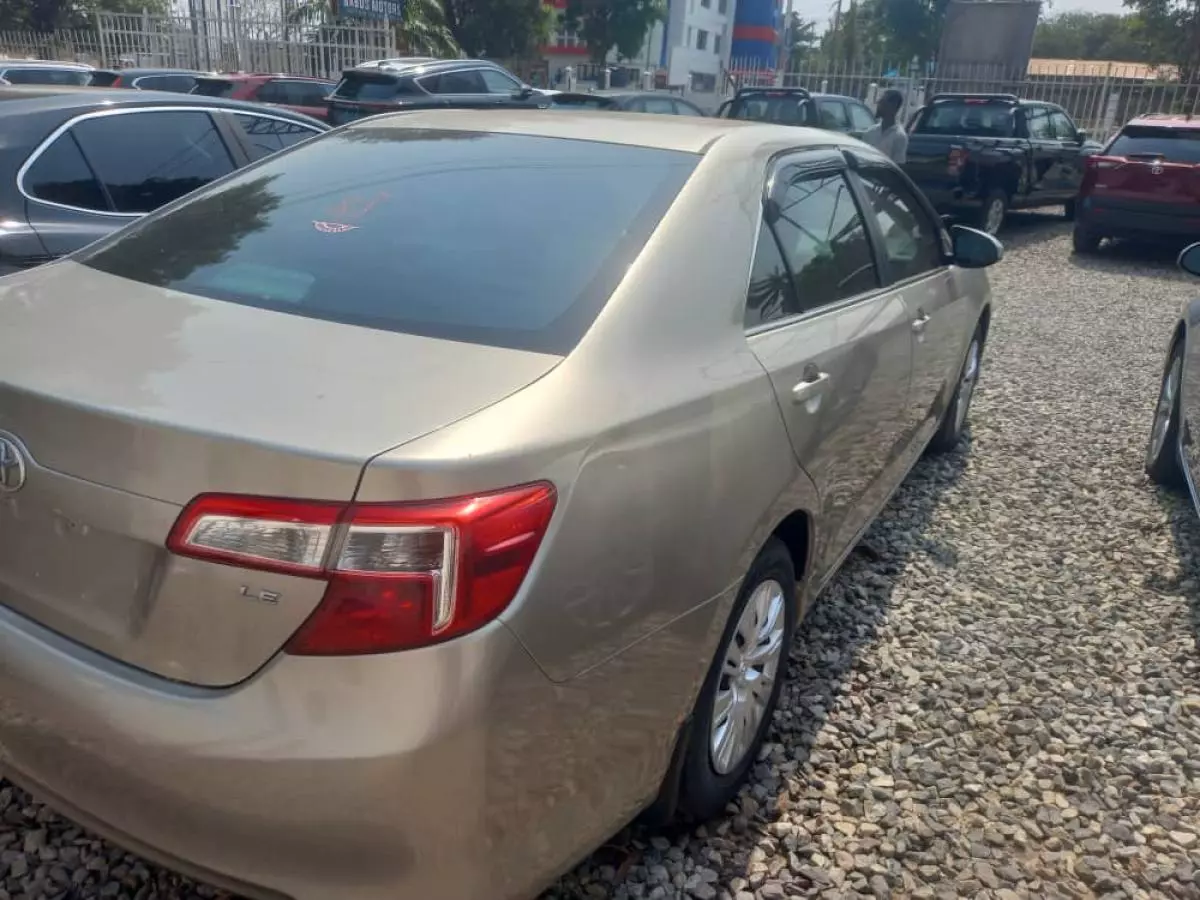 Toyota Camry   - 2014