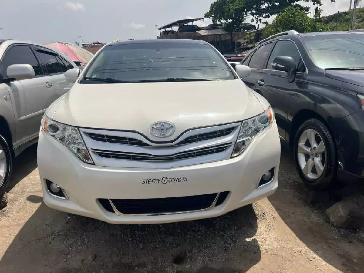 Toyota Venza   - 2011