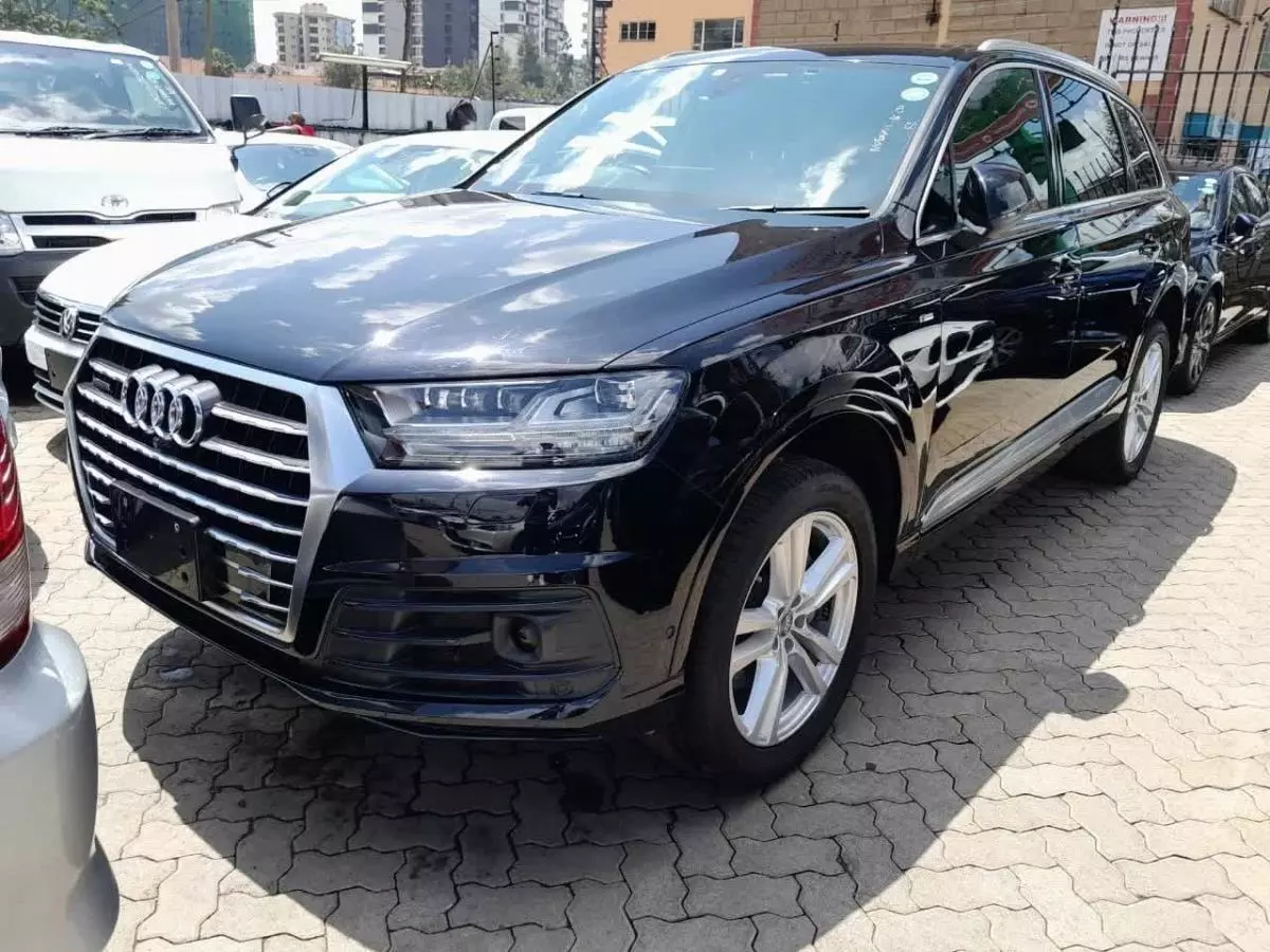 Audi Q7   - 2016