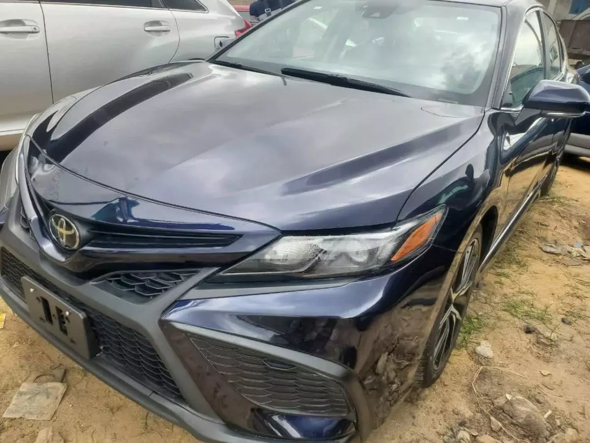 Toyota Camry   - 2022