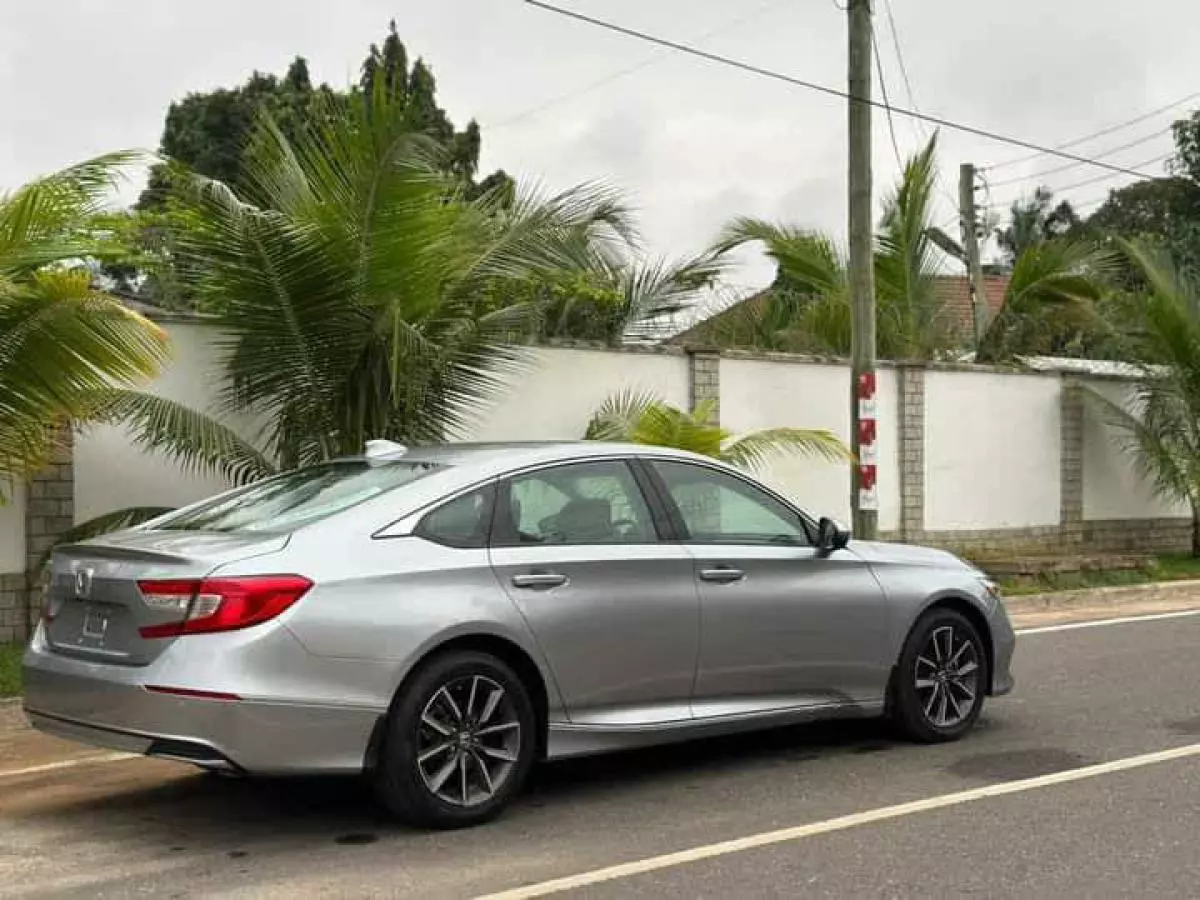 Honda Accord   - 2022