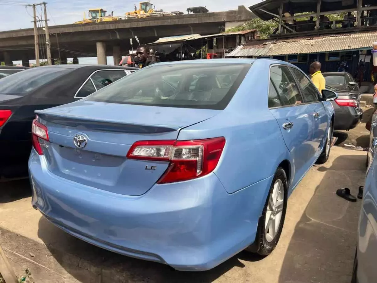 Toyota Camry   - 2012