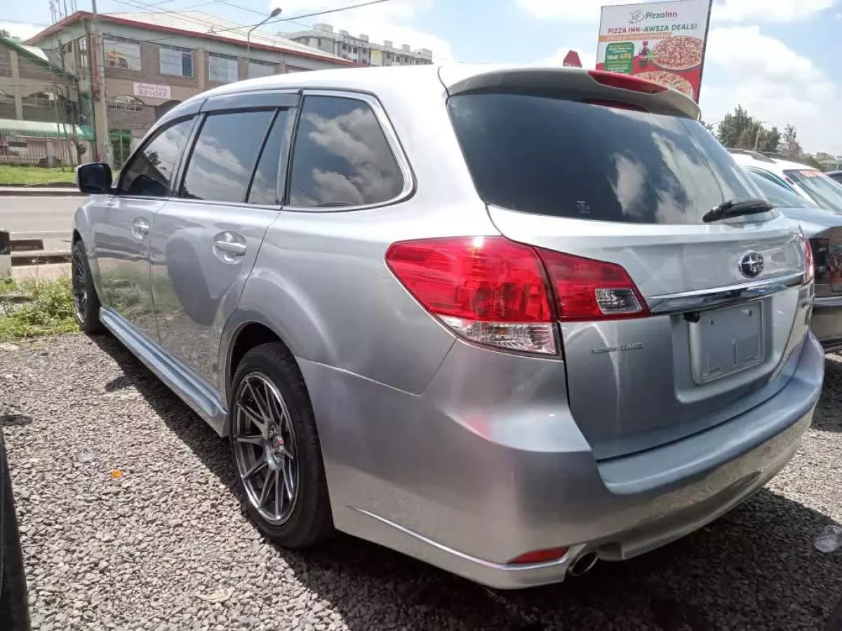 Subaru Outback   - 2013