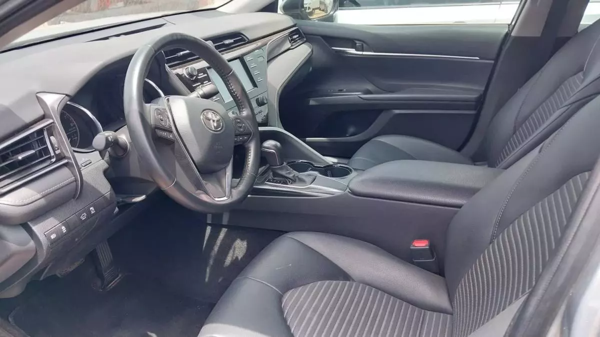 Toyota Camry - 2020