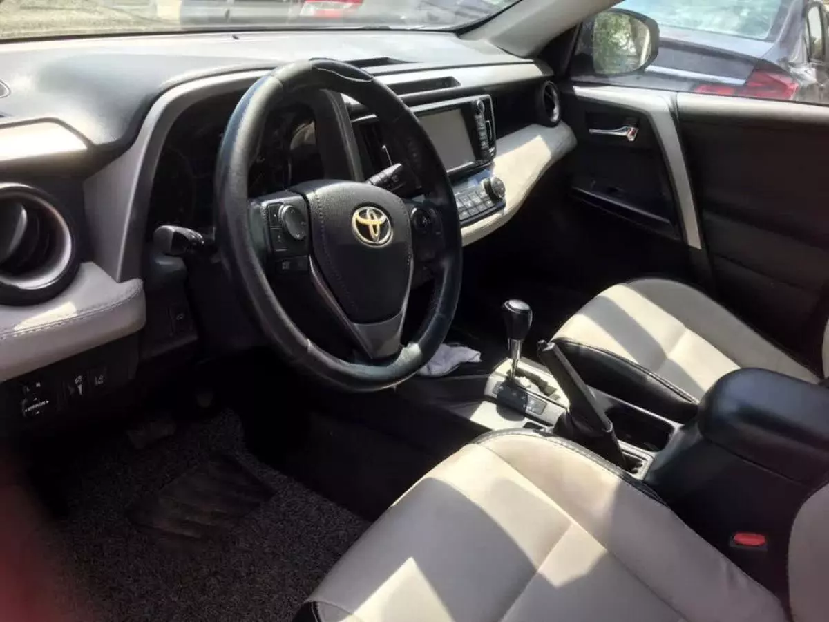 Toyota Rav4   - 2017