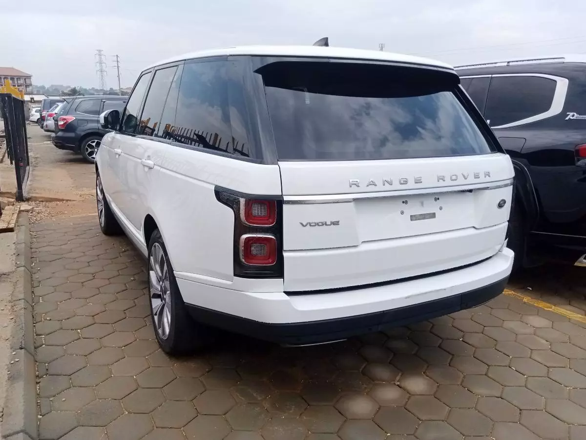 Land Rover Range Rover Vogue   - 2019