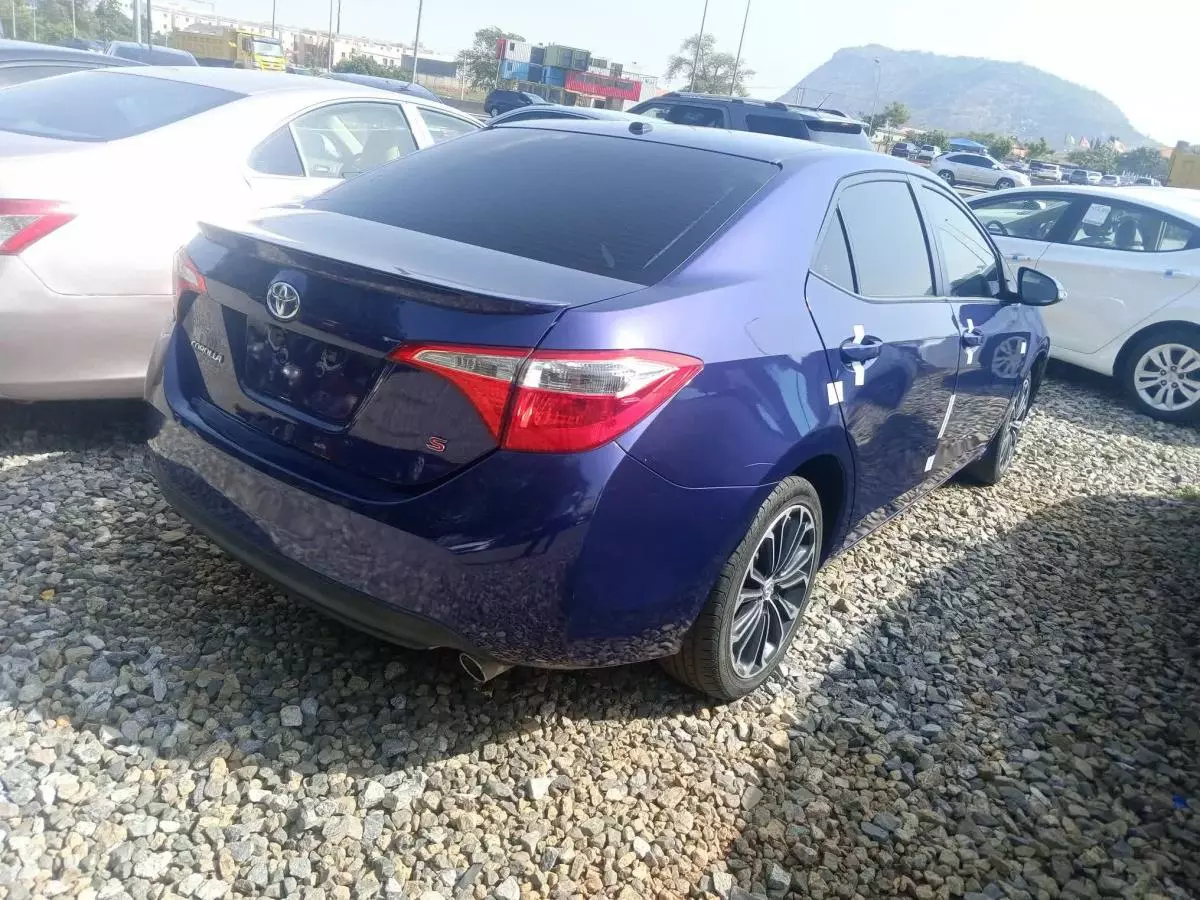 Toyota Corolla   - 2015