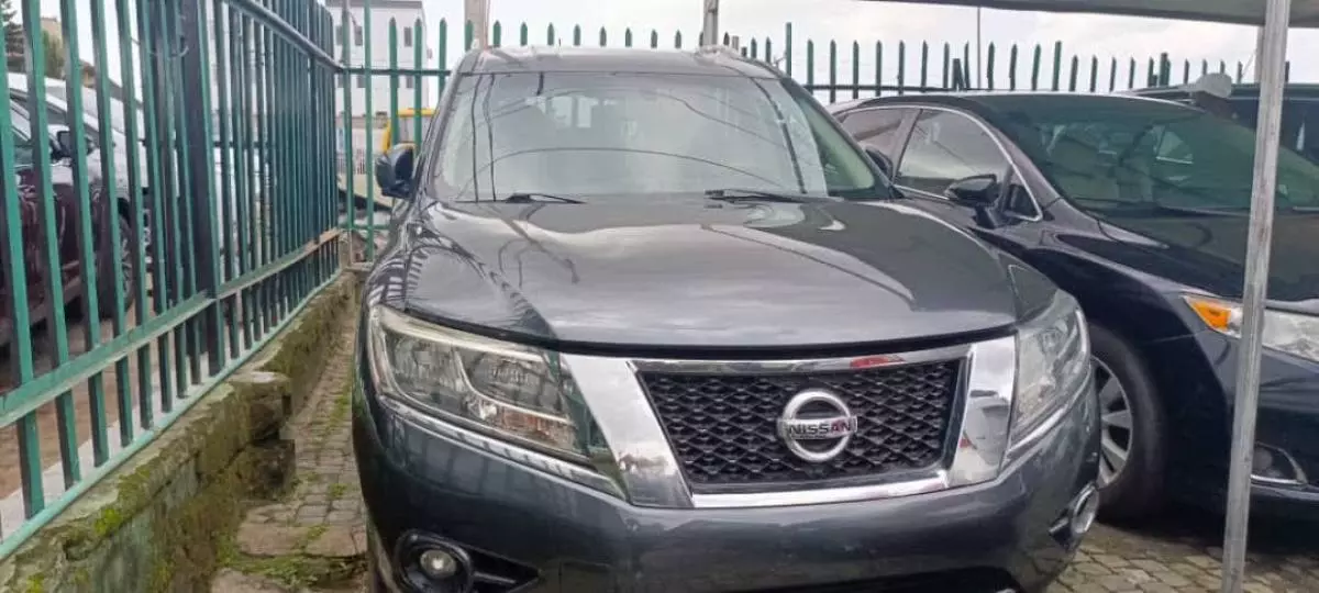 Nissan Pathfinder   - 2013