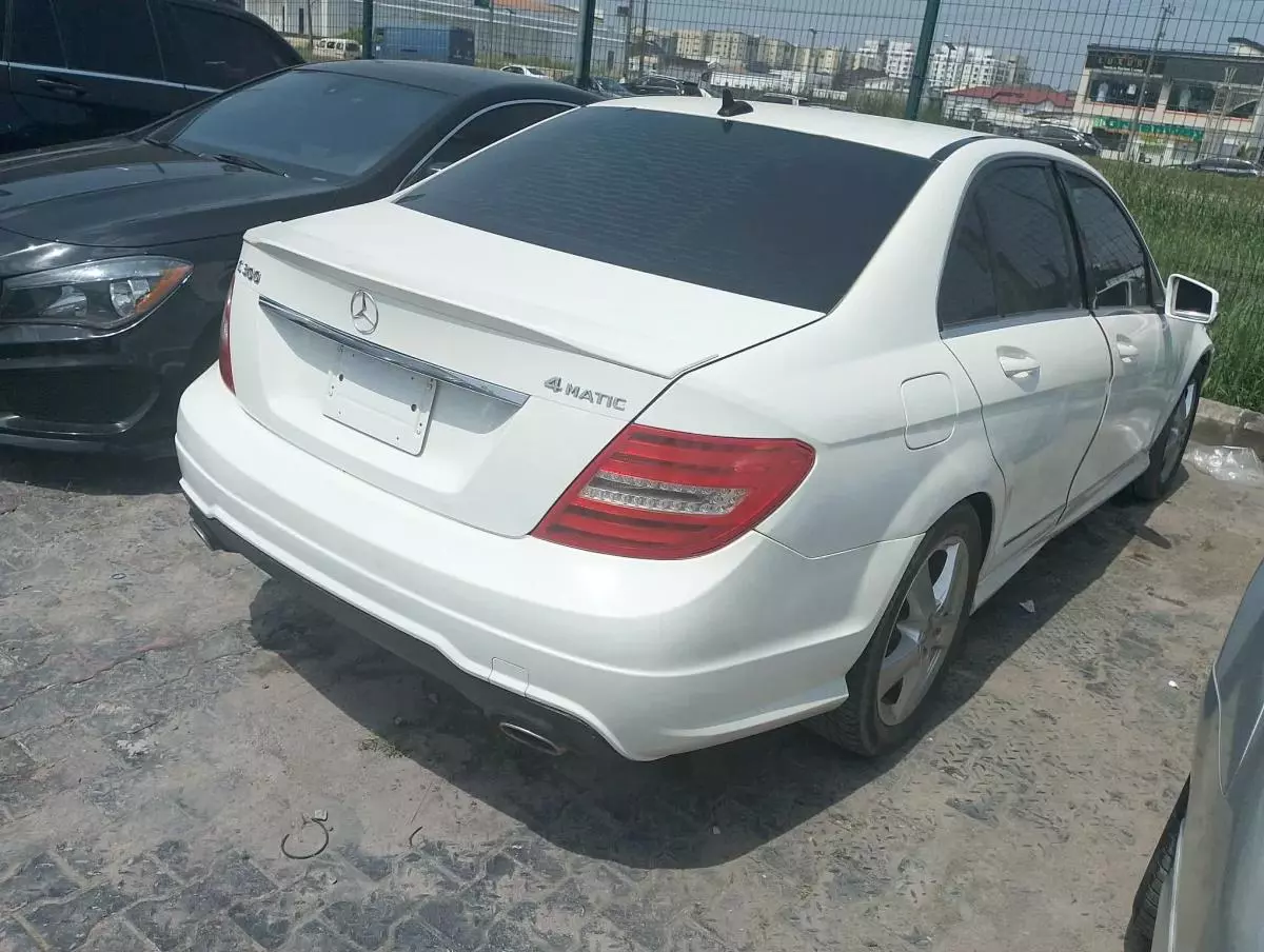 Mercedes-Benz C 300   - 2012