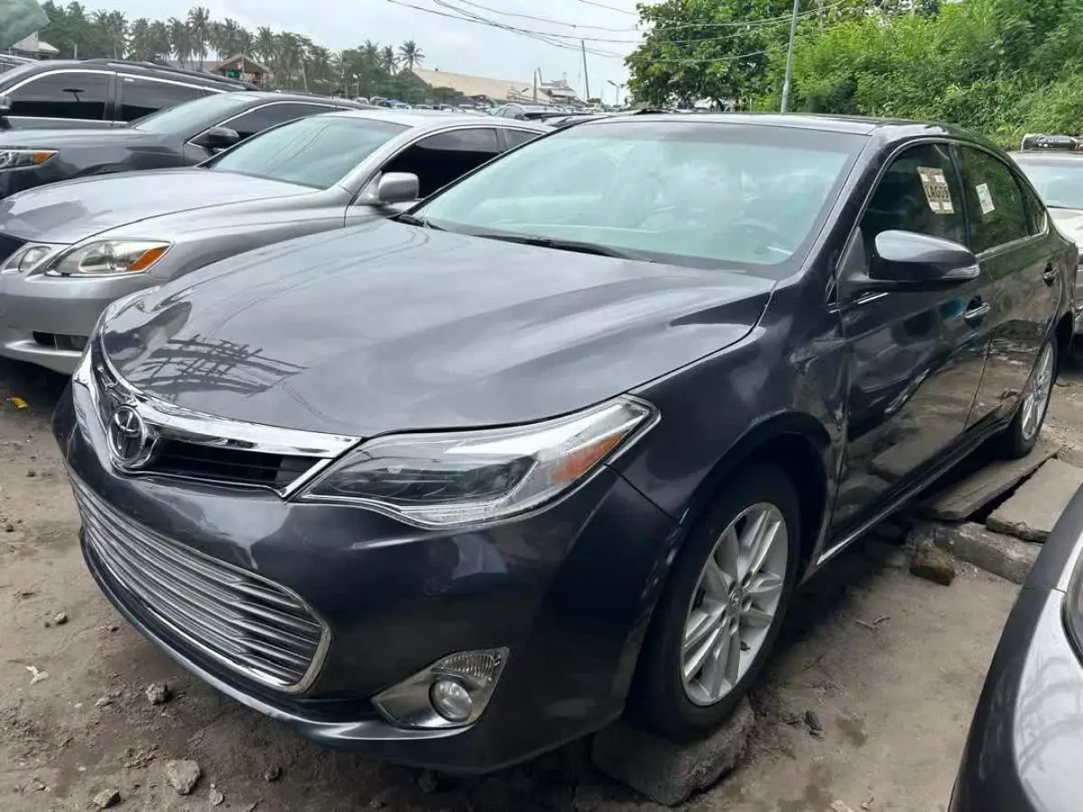 Toyota Avalon   - 2015