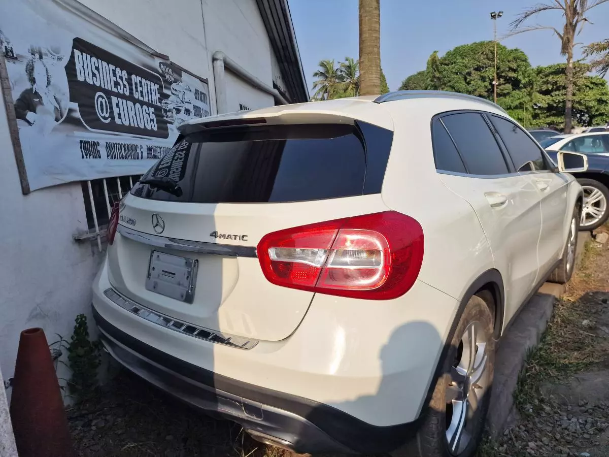 Mercedes-Benz GLA 250   - 2015