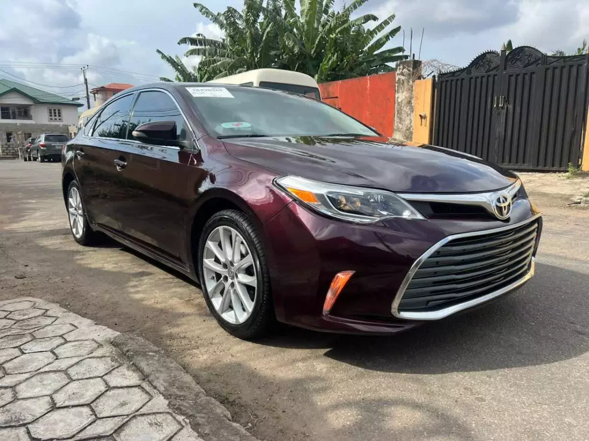 Toyota Avalon   - 2014