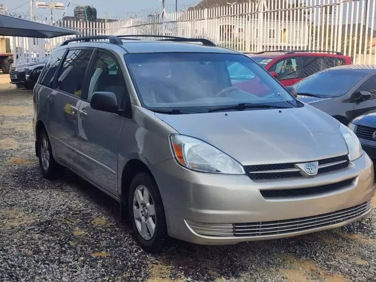 Toyota Sienna   - 2003