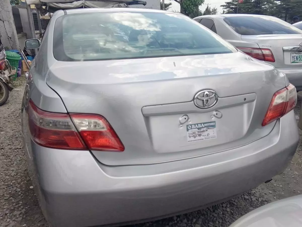 Toyota Camry   - 2007