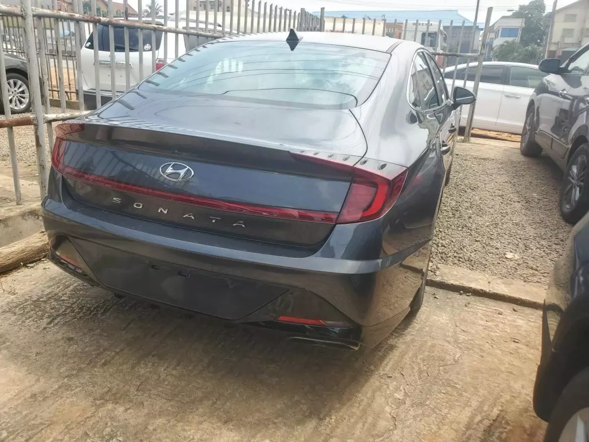 Hyundai Sonata   - 2021