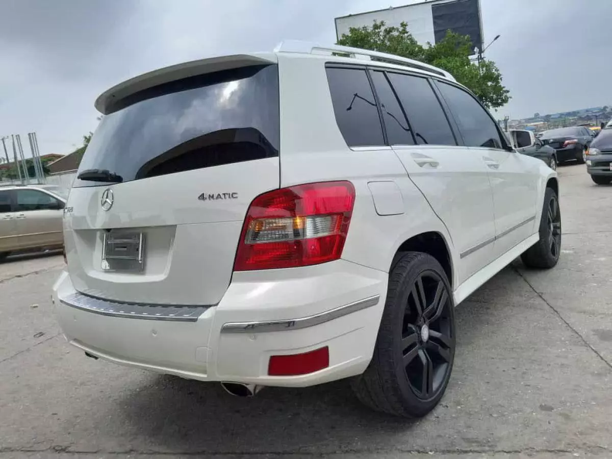 Mercedes-Benz GLK 350   - 2010