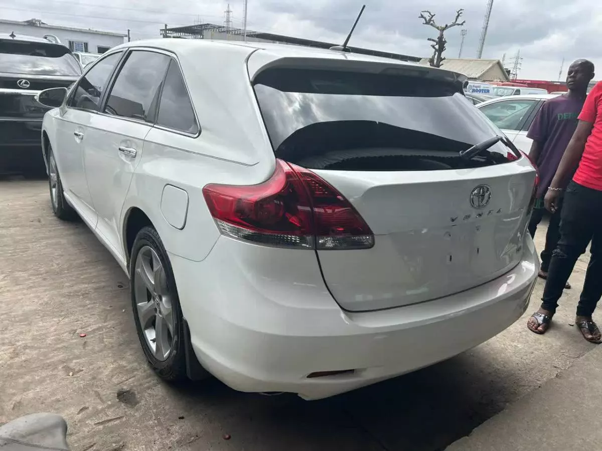 Toyota Venza   - 2015