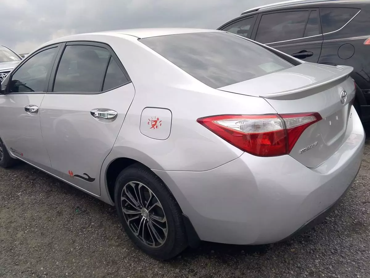 Toyota Corolla   - 2014