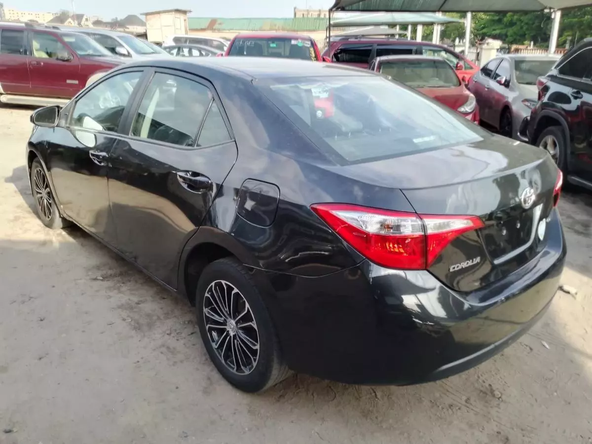 Toyota Corolla   - 2014