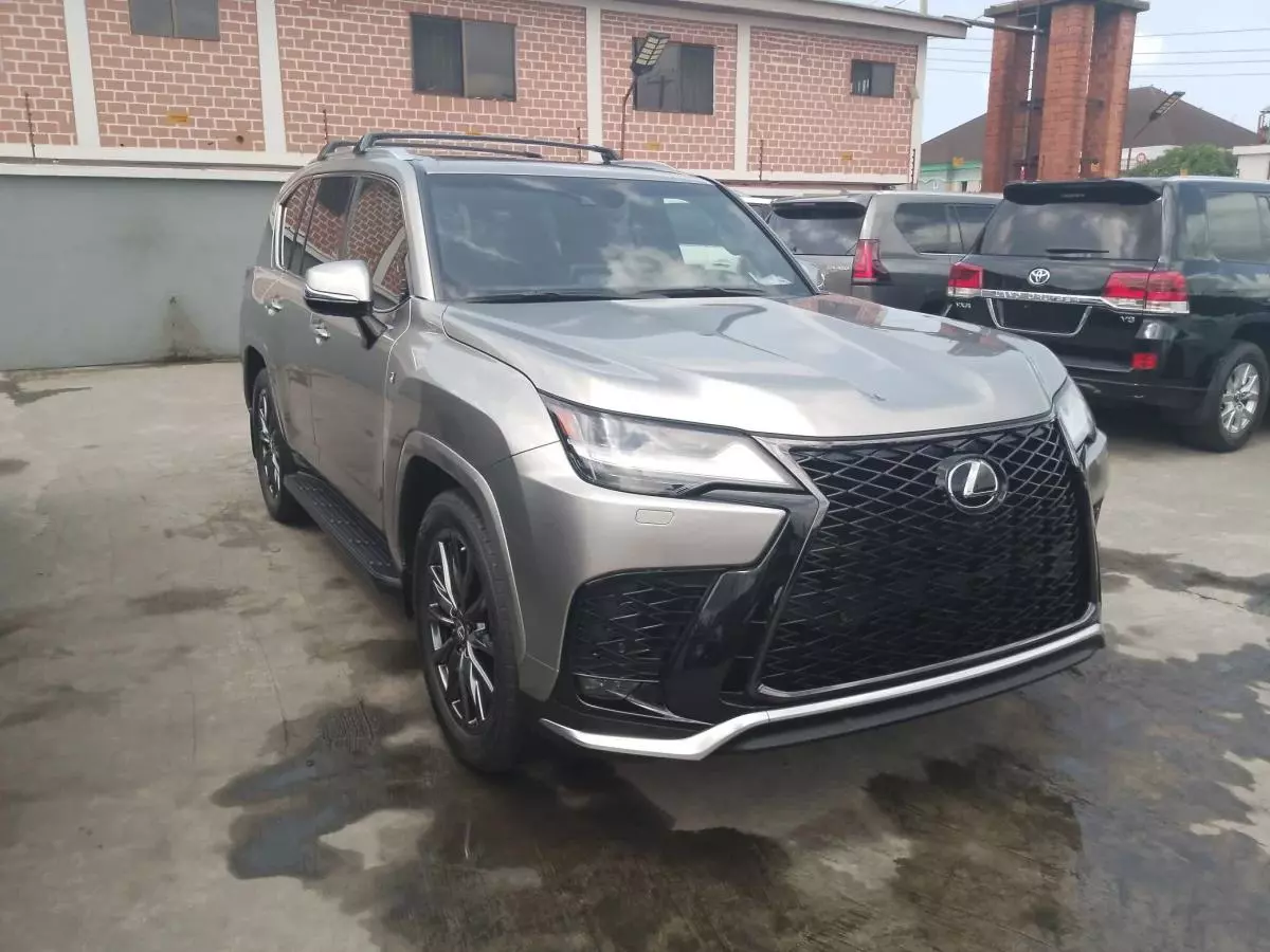 Lexus LX 600   - 2023