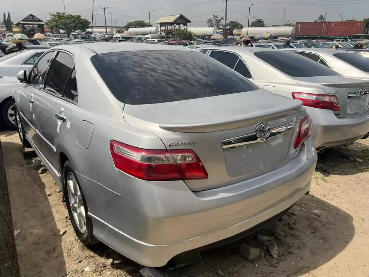 Toyota Camry   - 2007