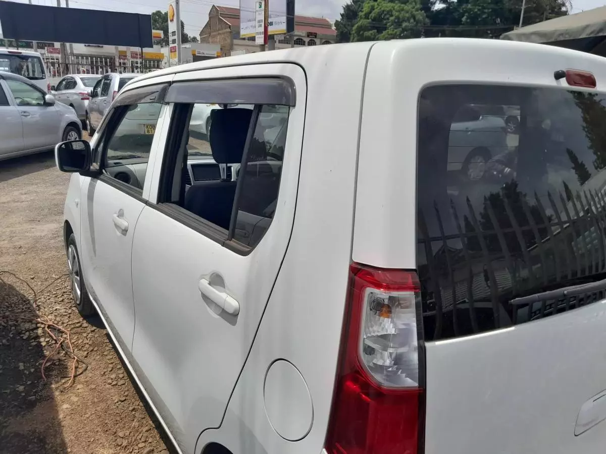 SUZUKI Wagon R - 2015