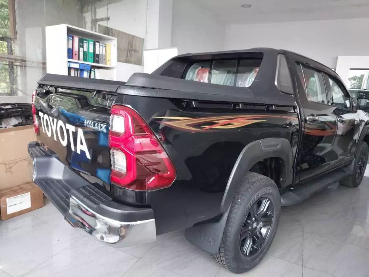 Toyota Hilux   - 2022