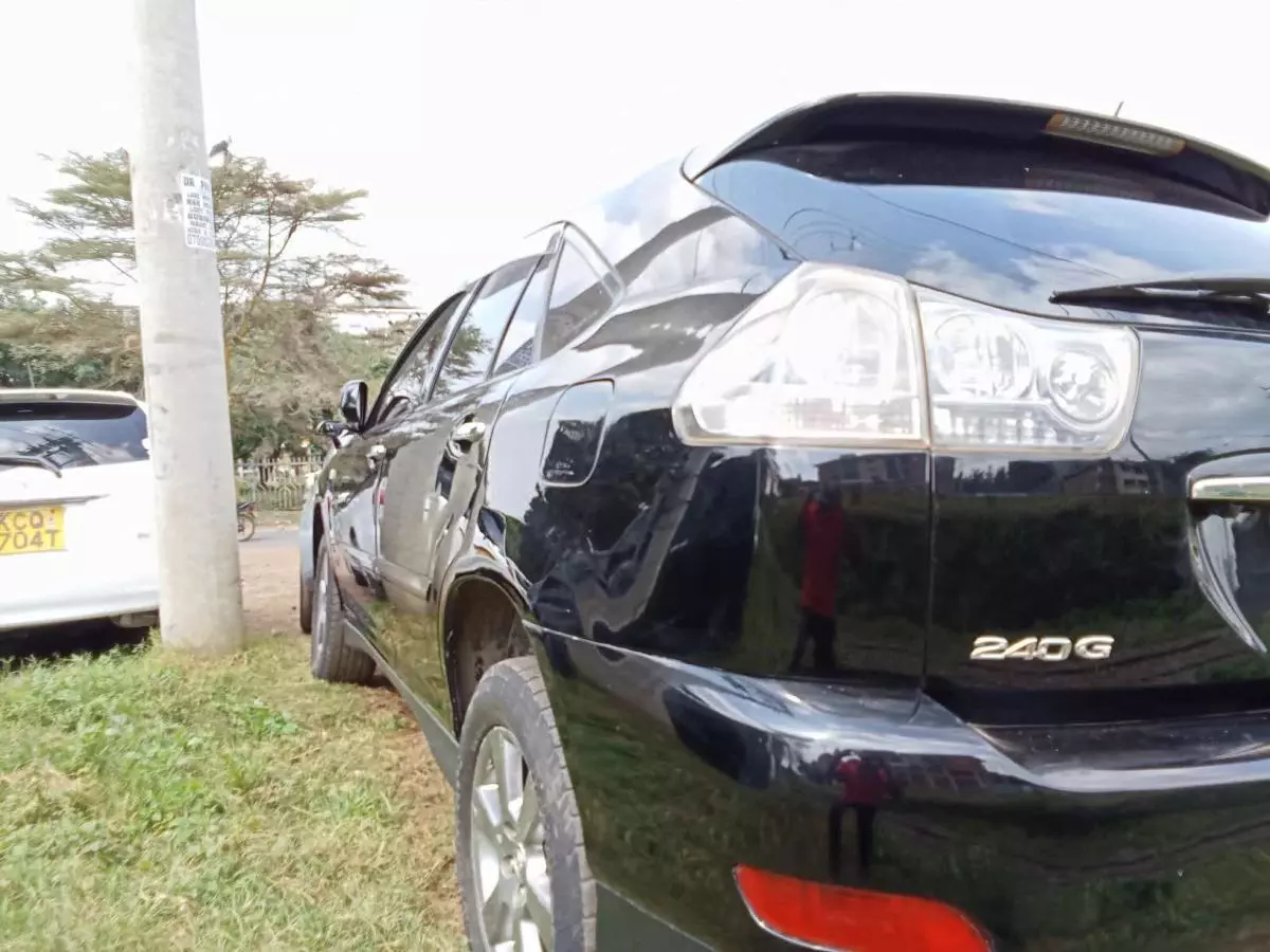 Toyota Harrier   - 2010