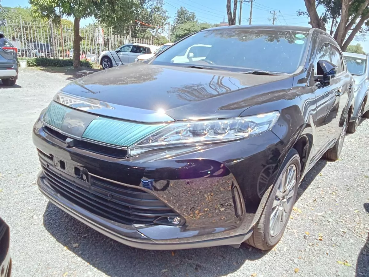 Toyota Harrier   - 2019