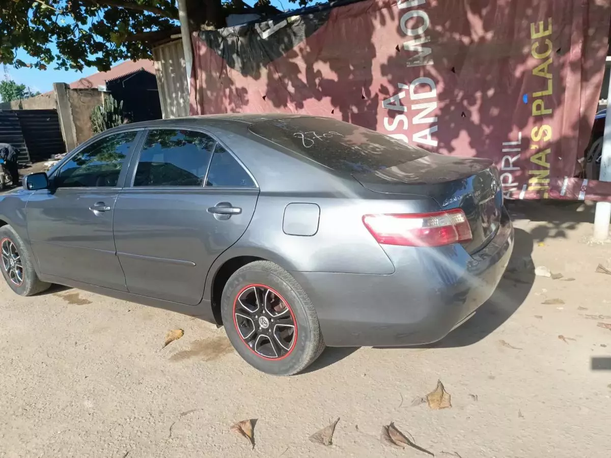 Toyota Camry   - 2007