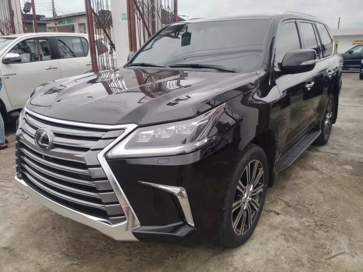 Lexus LX 570   - 2017