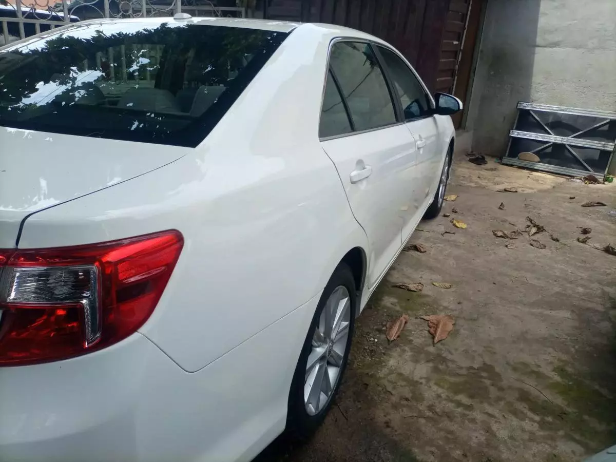 Toyota Camry - 2012