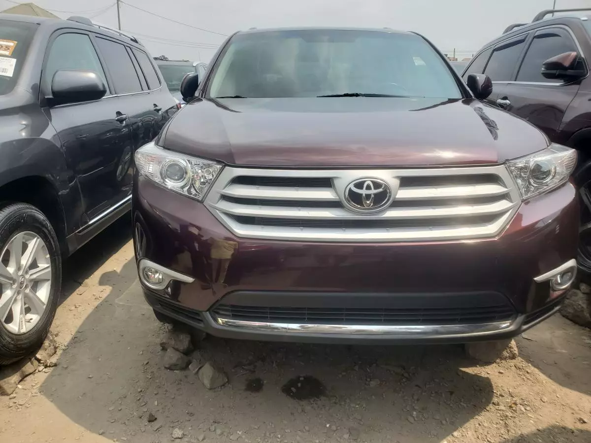 Toyota Highlander   - 2013