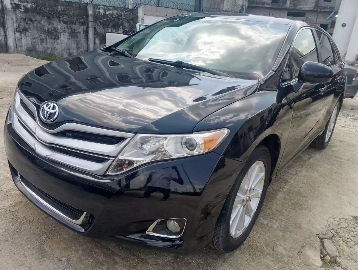 Toyota Venza   - 2012