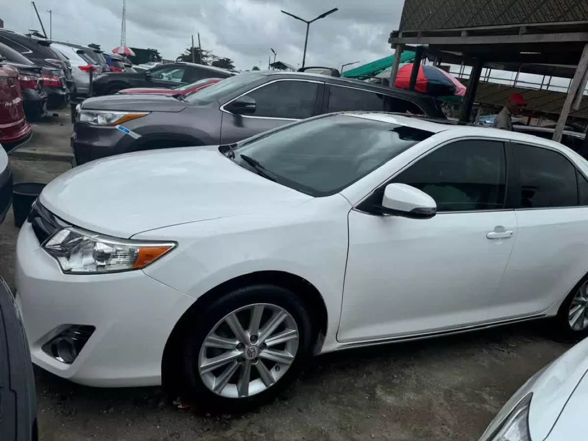 Toyota Camry   - 2012