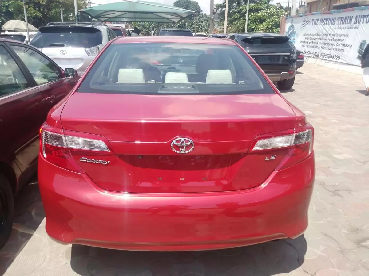 Toyota Camry   - 2013