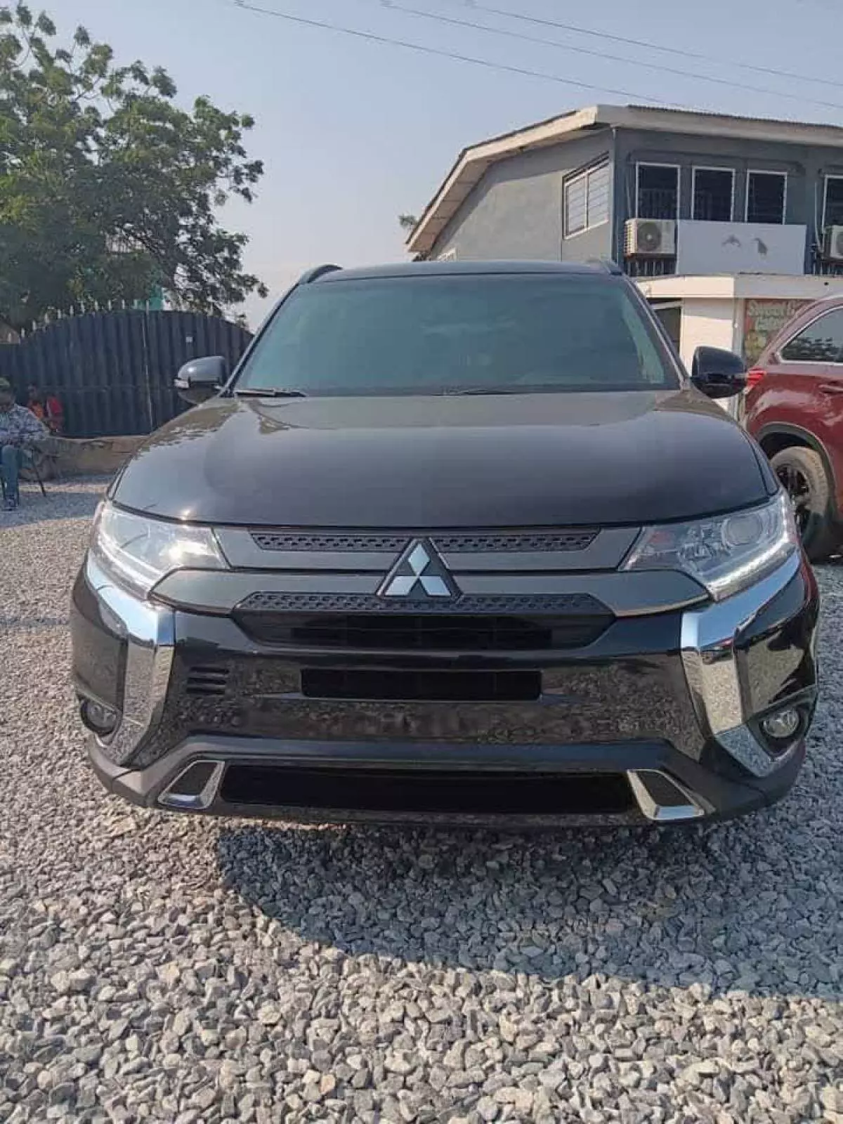 Mitsubishi OUTLANDER   - 2019