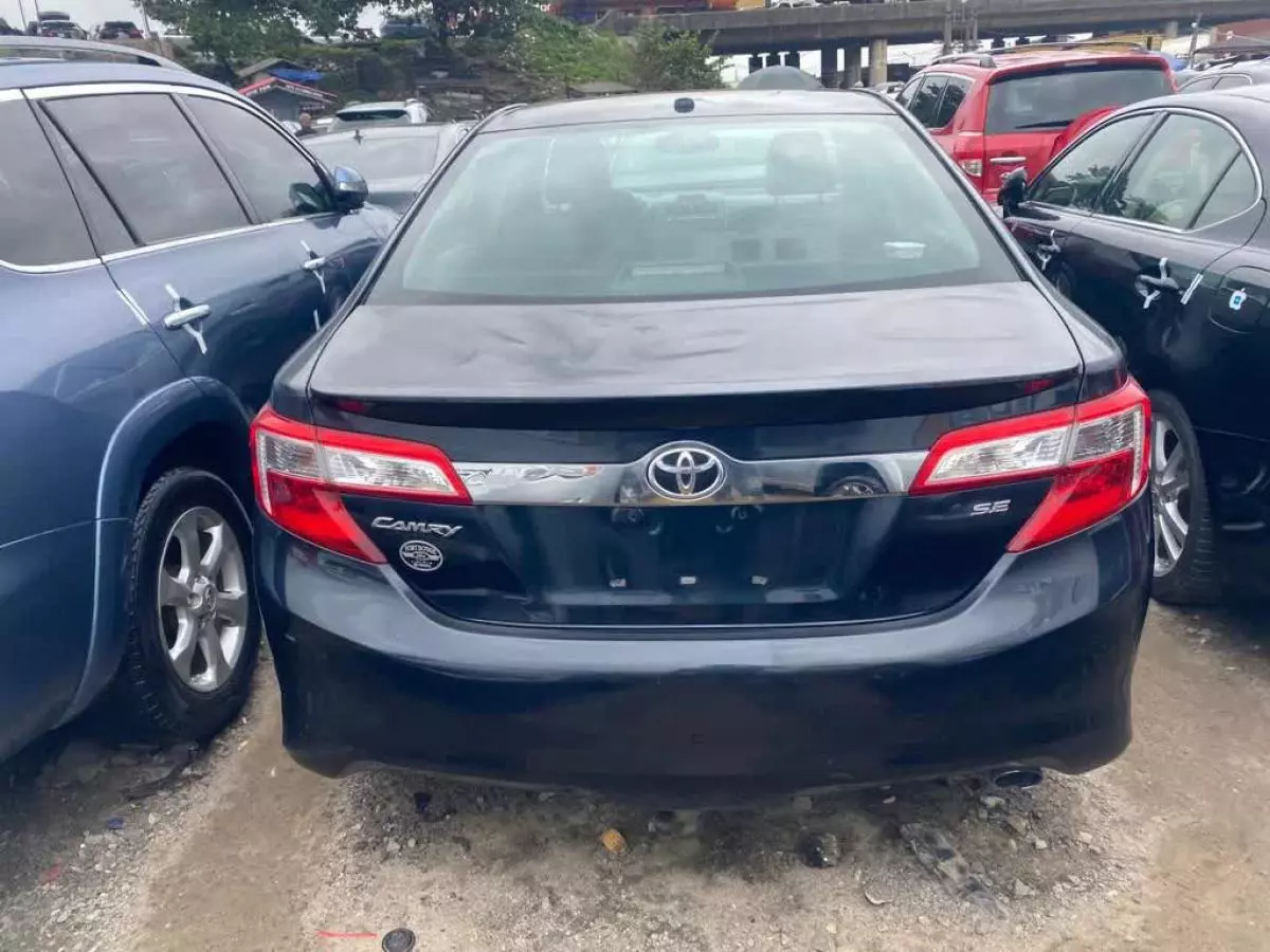Toyota Camry - 2013