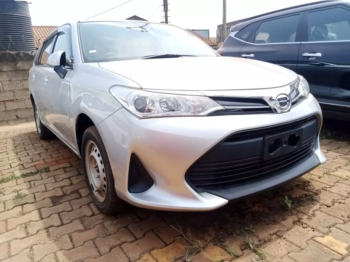 Toyota Fielder    - 2015