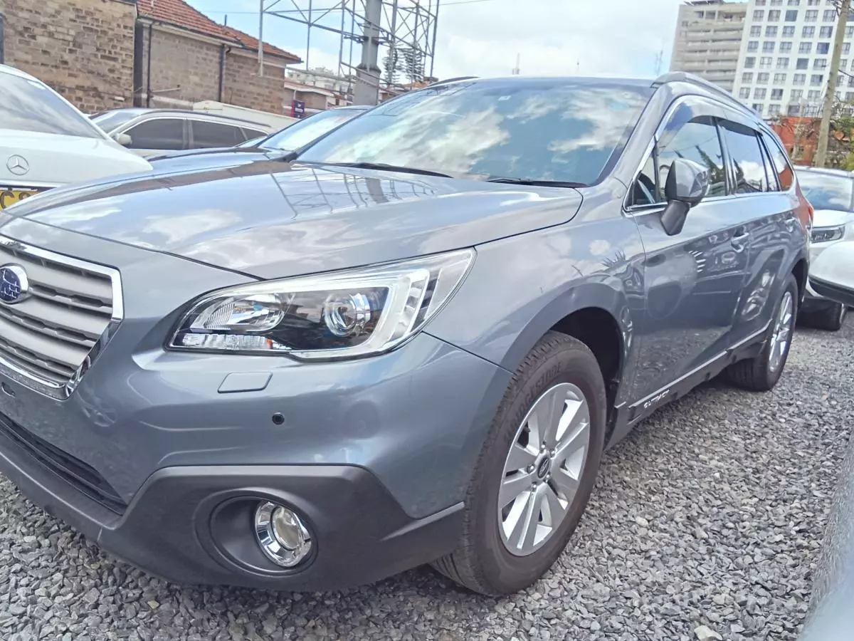 Subaru Outback   - 2017