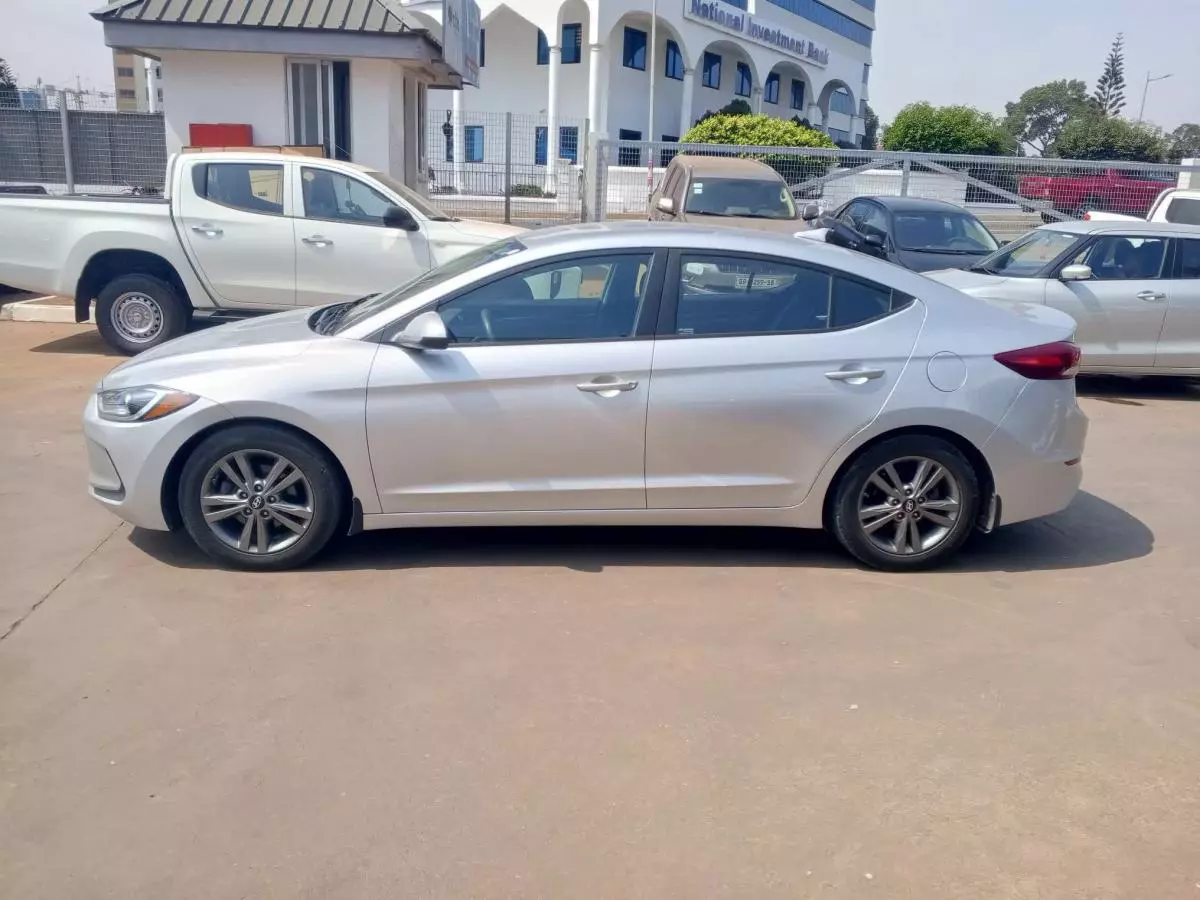 Hyundai Elantra   - 2018