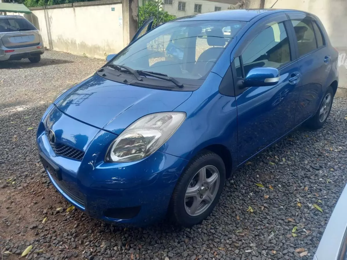 Toyota Vitz   - 2010