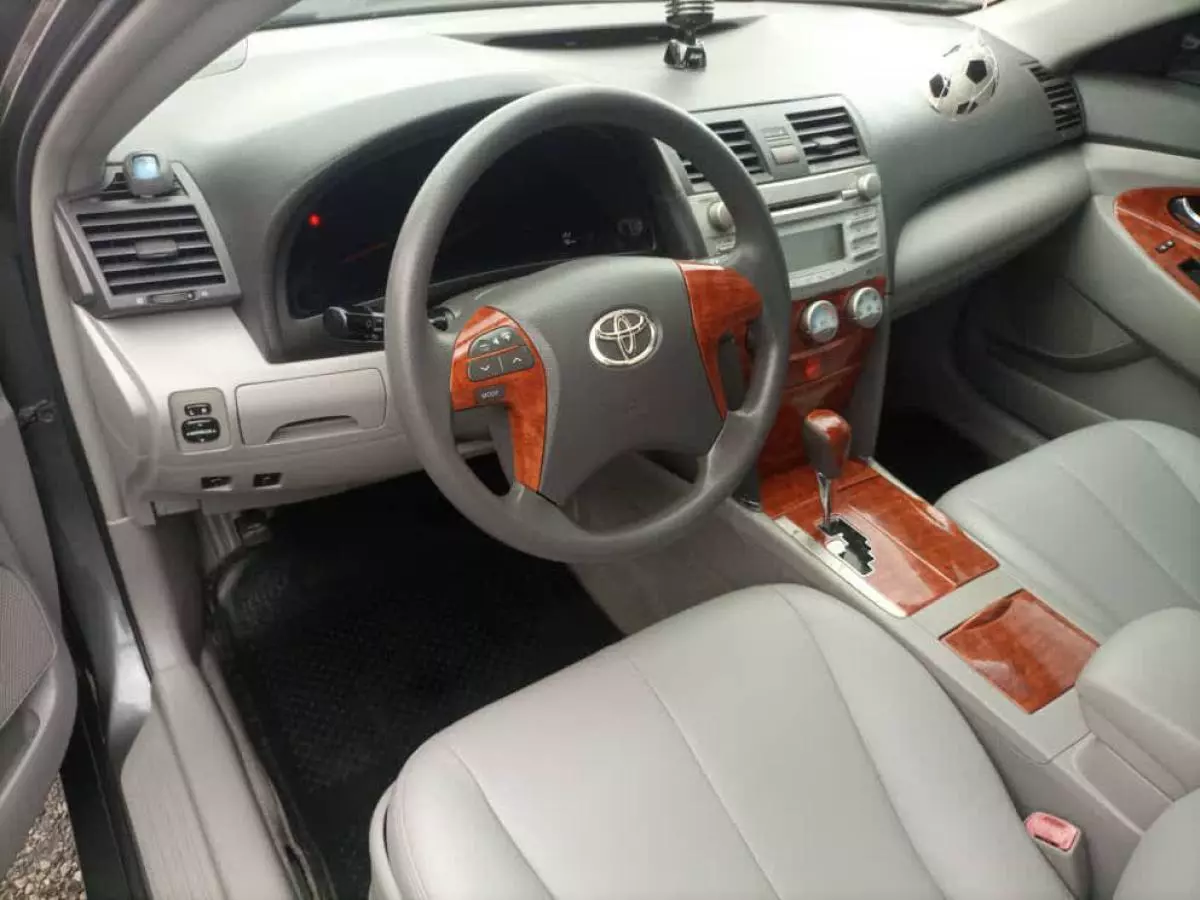 Toyota Camry - 2011
