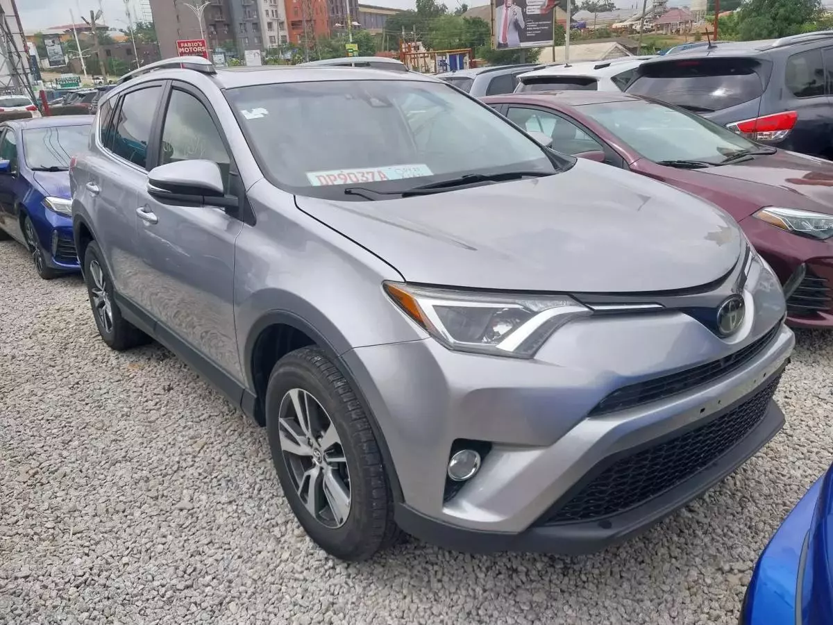 Toyota RAV 4   - 2018