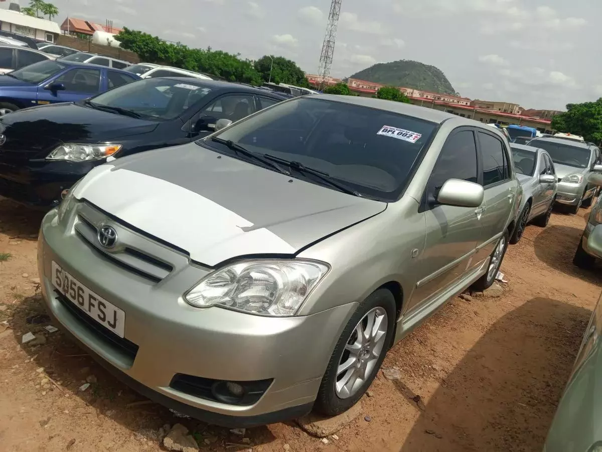 Toyota Corolla   - 2006