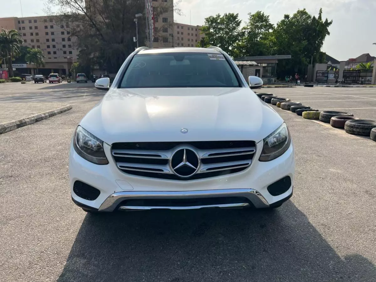 Mercedes-Benz GLC 300   - 2017