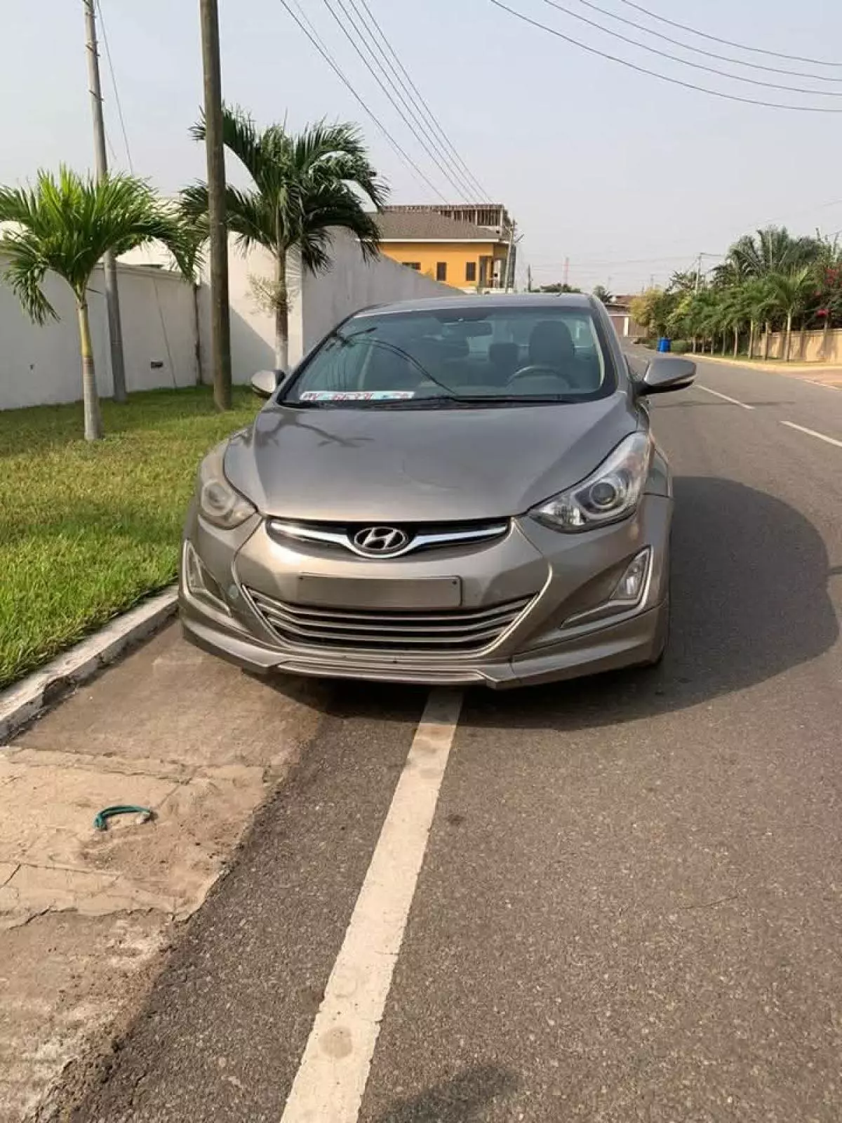 Hyundai Elantra   - 2013