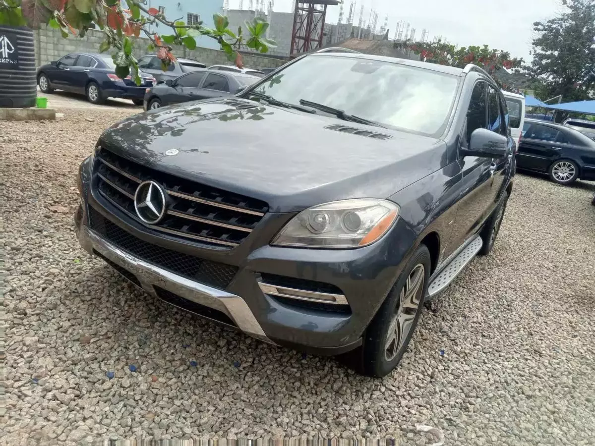 Mercedes-Benz ML 350   - 2012